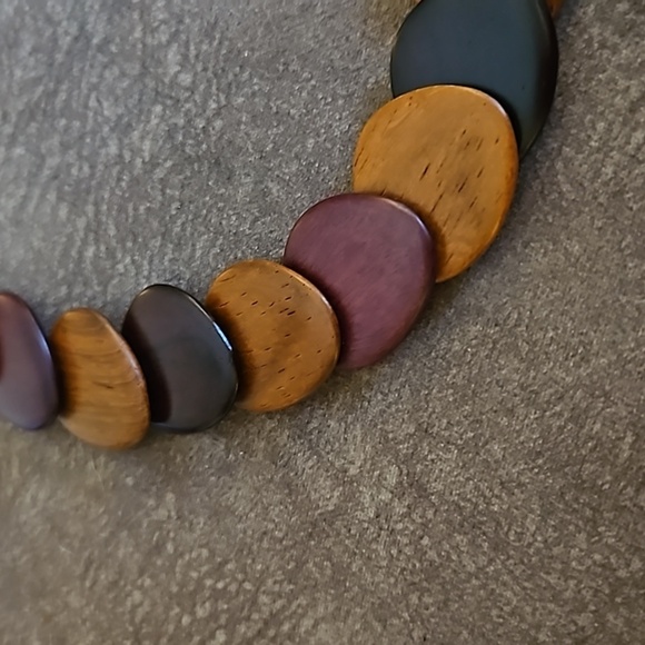 VTG AVON 1989 Subtle Hues Wood Disc Necklace - Picture 3 of 6
